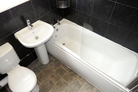 Hillwood Close - Photo 4