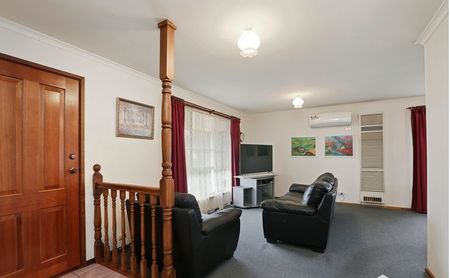 FAMILY HOME IN GREAT LOCATION - Photo 3