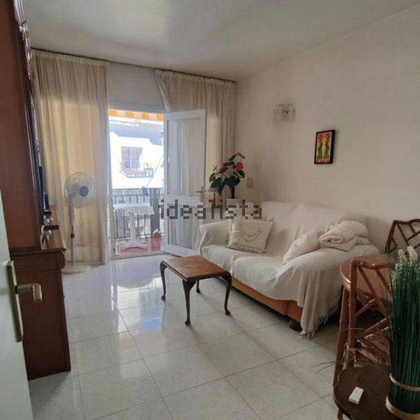 Alquiler de piso en Calle de la Luna - Photo 1