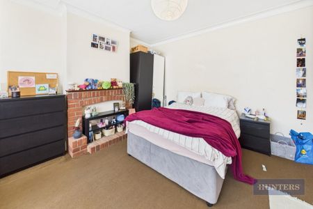 7 bedroom Flat To Let - Photo 3