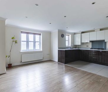 2 bed Flat for rent - Photo 2