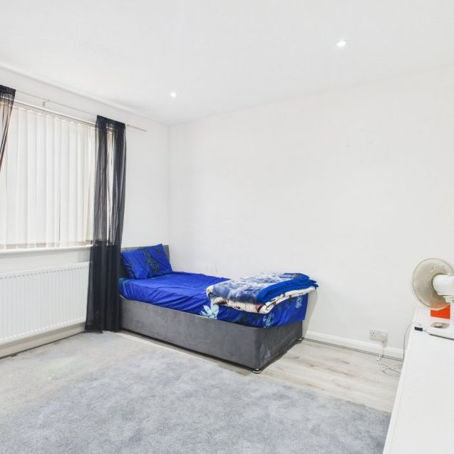 Main Street, Feltham,TW13 - Photo 1