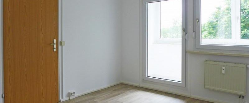 Bequem im Erdgeschoss mit verglastem Balkon! - Foto 1