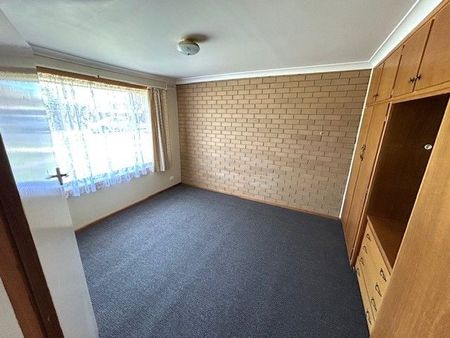 FRSHLY RENOVATED UNIT IN WELL MAINTAINED COMPLEX - Photo 4