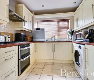 3 bedroom semi-detached house to rent - Photo 6