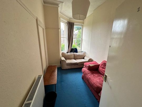 3 bedroom flat to rent - Photo 1