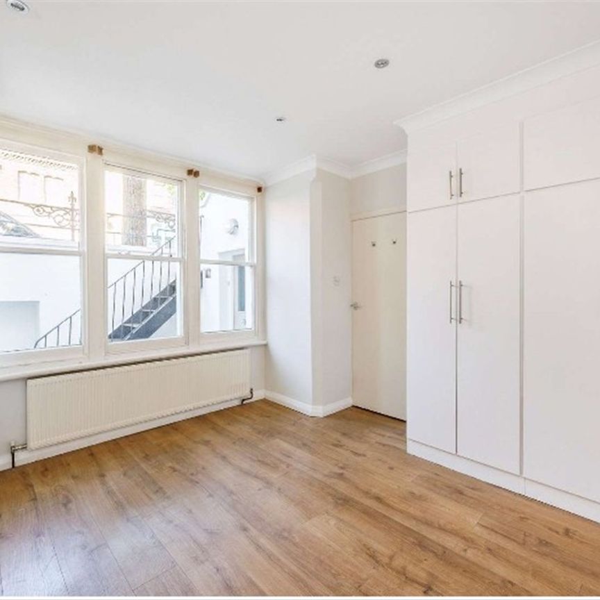 Linden Gardens, Chiswick, W4, London - Photo 1