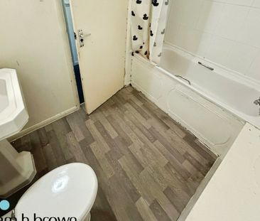 Stanford House - Photo 1