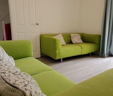 4 bedroom terraced house to rent - Photo 3