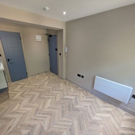 Broadfield 0 bedroom house share to rent - Photo 1