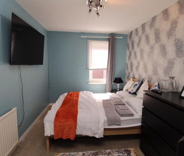 3 bedroom semi-detached house to rent - Photo 3