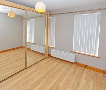 76 Balmoral Square, Bangor, BT19 7XL - Photo 3
