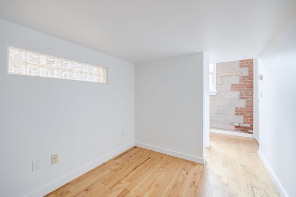 For Lease - 426 Queen Street Unit# 403, Toronto, Ontario - Photo 1