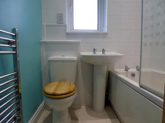 2 bedroom flat to rent - Photo 1