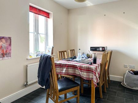 3 bedroom detached house to rent - Photo 3