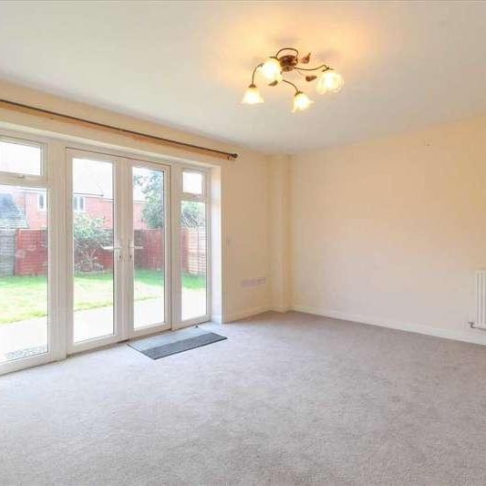 Oak Grove, Northampton, NN3 - Photo 1