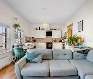 2 bedroom Flat To Let - Photo 4