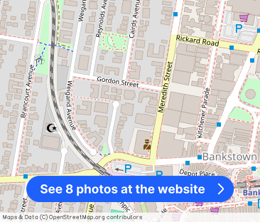 “Next to shops & train station” - Photo 1