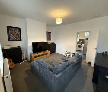 2 bed Terraced - To Let - Photo 5