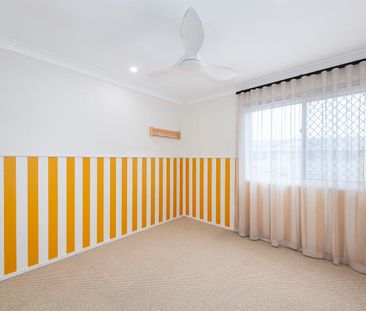 Spacious Townhouse Living in the Heart of Burleigh Waters - Photo 4