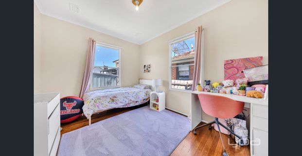 WALK TO EVERYTHING - Photo 1