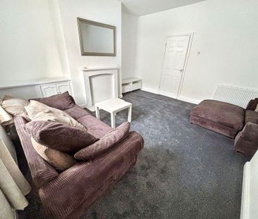 2 bed terraced house to rent in NE21 - Photo 2