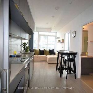 Dundas St/Jarvis-Modern Furnished 1Bdrm+Den 1Bath 1Locker - Photo 2