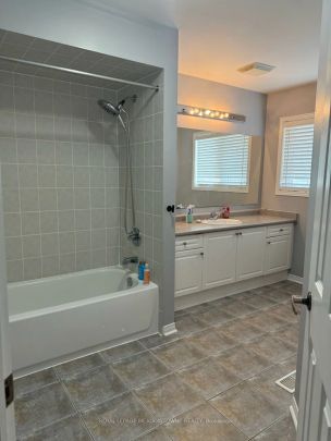 Detached Home For Lease | W9237250 - Photo 1