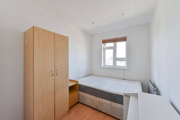 3 bedroom flat to rent - Photo 1