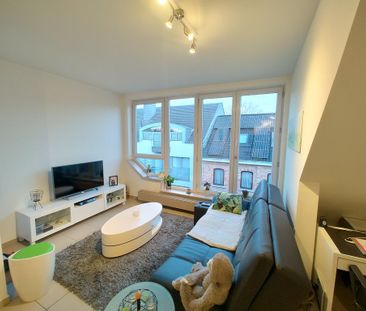 Appartement centraal gelegen nabij openbaar vervoer en E40. - Photo 5