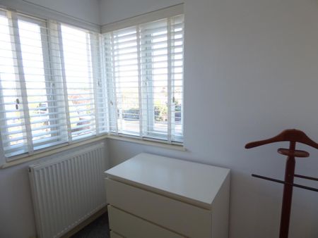 4 bedroom semi-detached house to rent - Photo 4