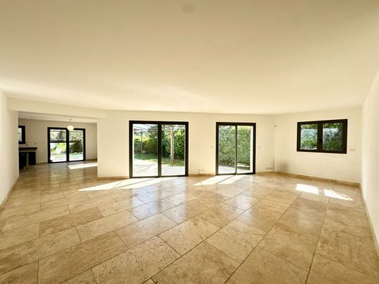 Tout savoir sur cette maison dans le quartier Grand Sud- Aix la Duranne, à Aix-en-Provence - Photo 1
