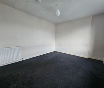 2 Bed Flat, Copland Quadrant, G51 - Photo 2