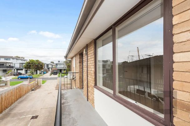 “First floor Apartment living!!” - Photo 1