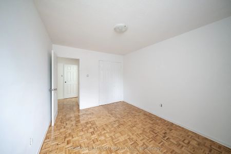 5 Glamorgan Avenue #811 - Photo 4