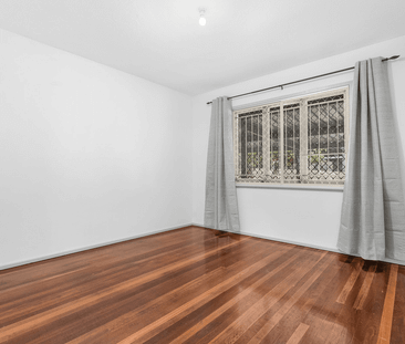 Comfortable family living on a quiet street! - Photo 1