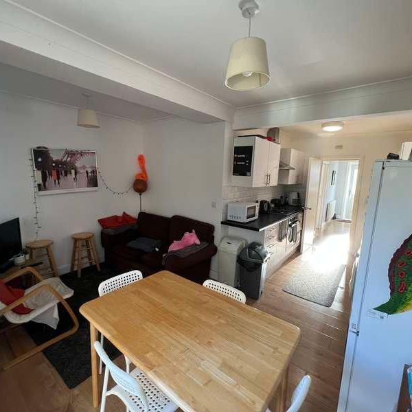 Granby Grove, SO17 - Photo 1