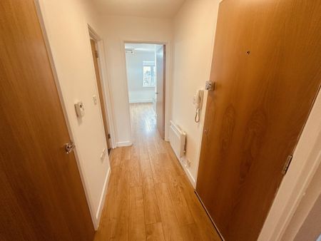 1 bedroom flat to rent - Photo 2