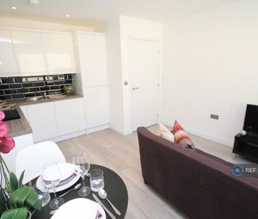 1 bedroom flat to rent - Photo 2