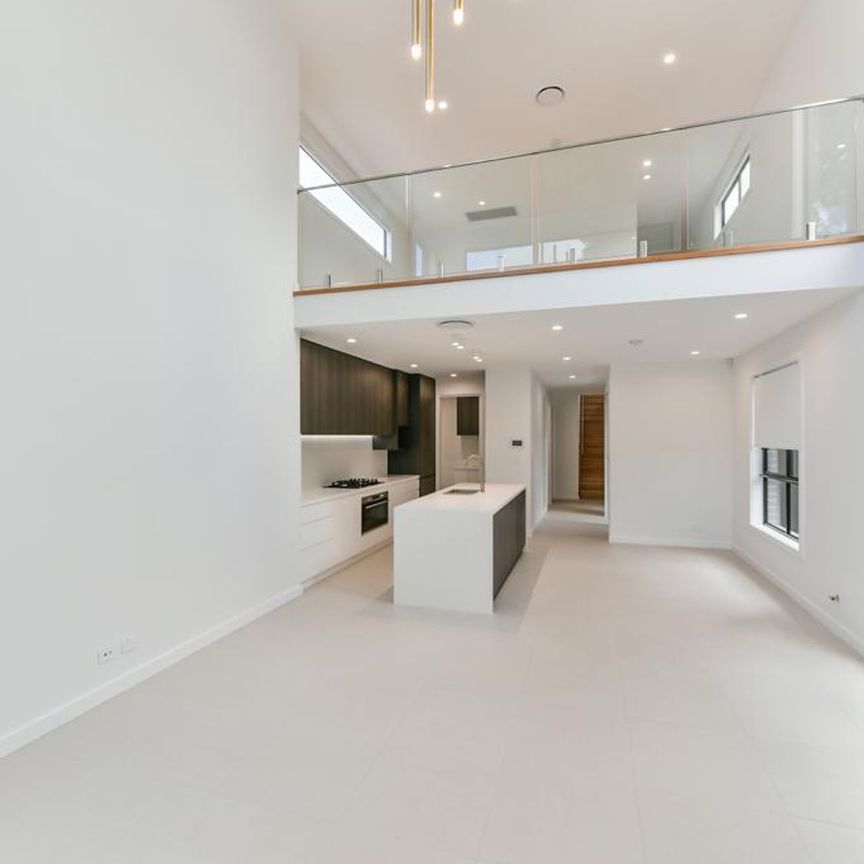 Near New 4 Bedroom Home! - Photo 1