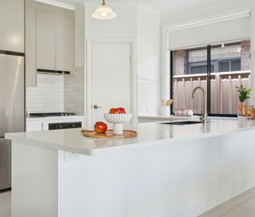 Spacious Courtyard Living with Character Appeal - Photo 6