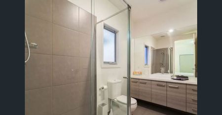 Contemporary Living in the Heart of Brooklyn - Photo 4