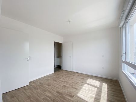 Location Appartement 4 pièces 75m² - Photo 2
