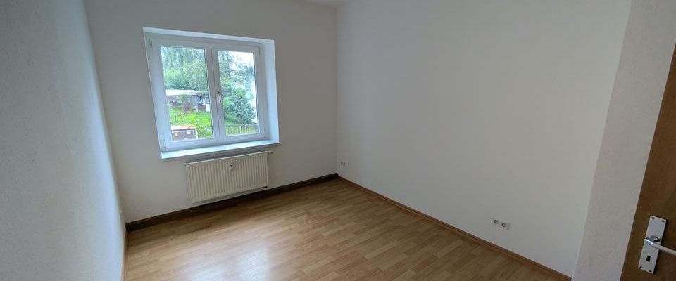 ++ frisch renovierte, gemütliche 3-Raum Wohnung - mit Einbauküche, in Zentrumsnähe ++ - Photo 1