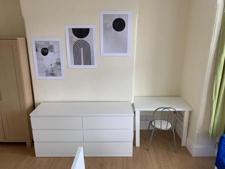 2 bedroom flat to rent - Photo 5