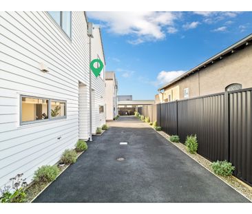 2/63 Young Street, Saint Kilda - Photo 3