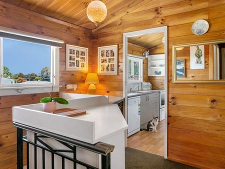 Large Family Home, Excellent School Zone - Photo 2