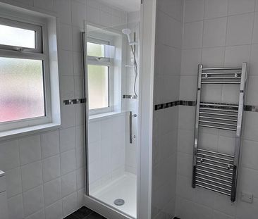 3 bedroom flat to rent - Photo 4