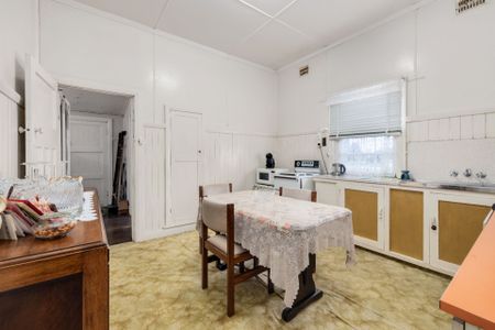 2 Bed, 1 Bath in Gladstone - 6 Month Lease Only - Photo 5