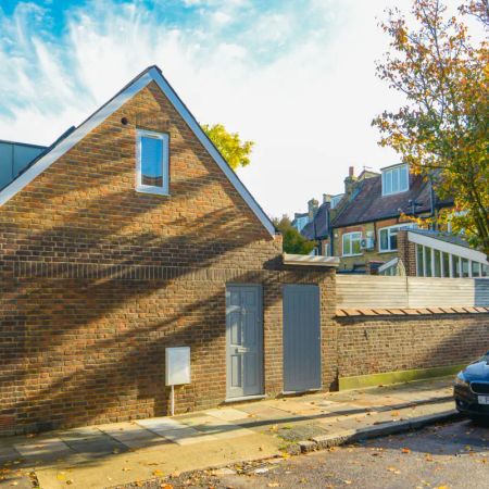 1 bedroom house in East Sheen - Photo 3